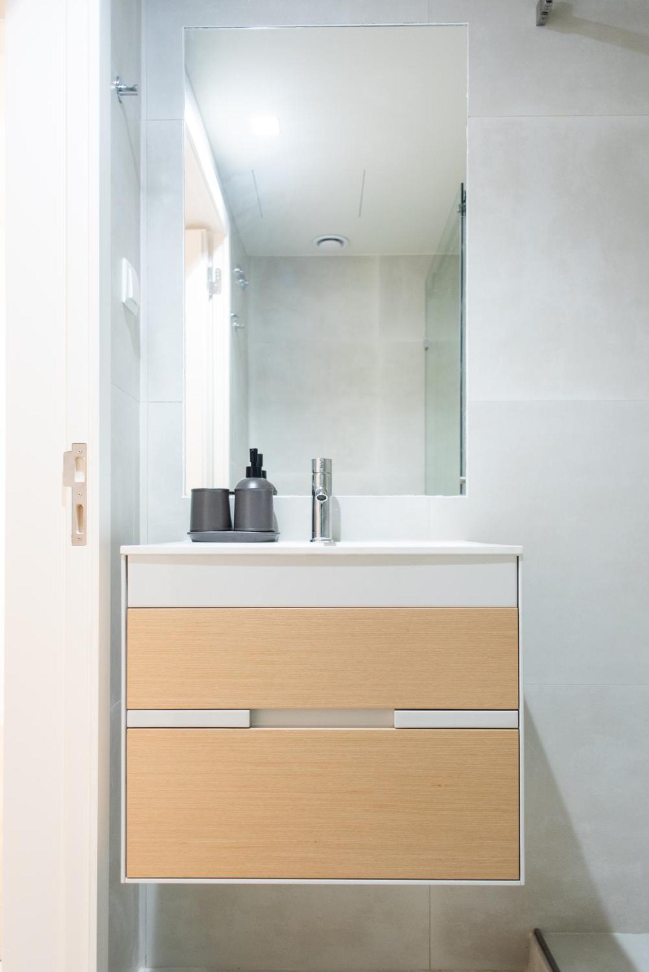 Pardal 15 - Boutique 2 Bed With Free Parking Nearby * Lisbon
